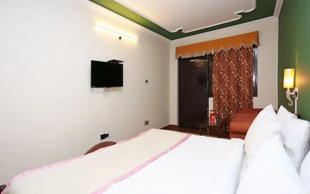 OYO Flagship 161 Highcourt Nainital