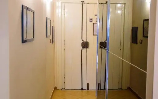 Large Apartment In The Heart Of Chiaia