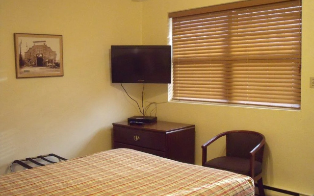 Maple Leaf Motel