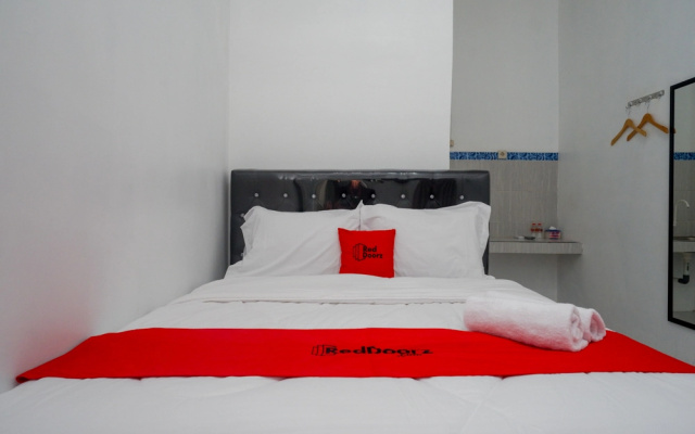 Reddoorz Near Universitas Semarang 2