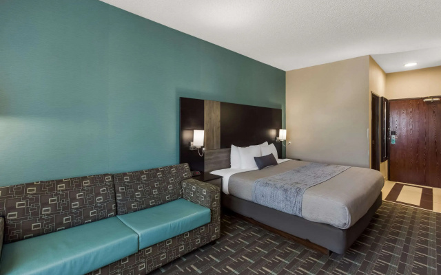 Quality Inn Galesburg near US Highway 34 and I-74