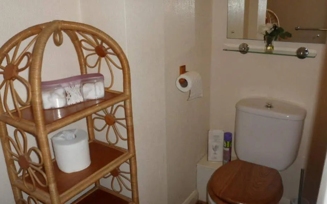 Tudorwood Guest House
