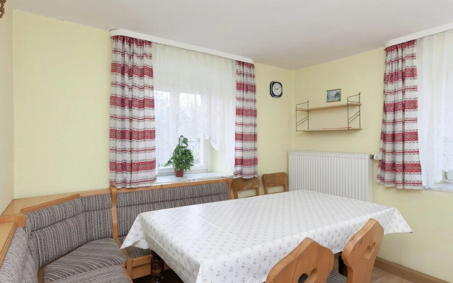 Ferienhaus mit Garten in Waldnahe