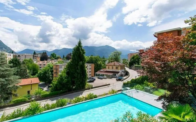 ROMANTIC LOFT with Outside Swimming Pool, 400m from Lugano Station