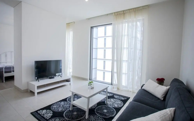 Luxury Studio Apartment at Sobha Hartland