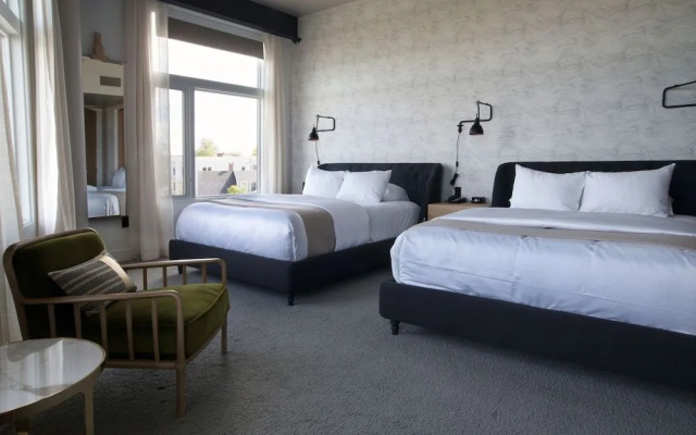 250 Main Hotel
