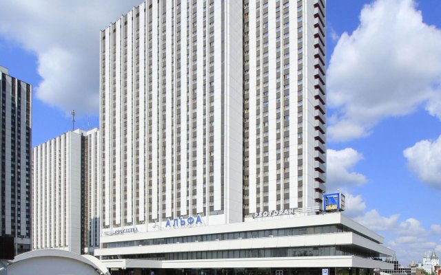 Гостиница Измайлово Альфа в Москве - забронировать гостиницу Измайлово Альфа, цены и фото номеров Москва вид на фасад