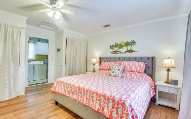 1 Mi to Anna Maria Island: Pet-friendly Retreat