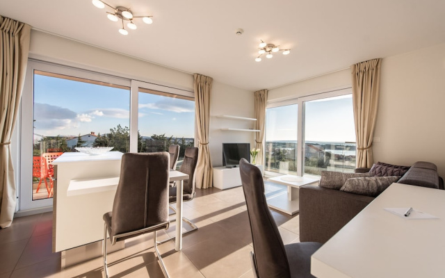 Sargas Suite 6 With City View