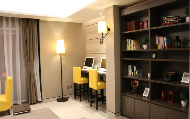 Отель Homeinn Plus Shanghai People Square East Jinling Road