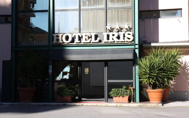 Hotel Iris вид на фасад