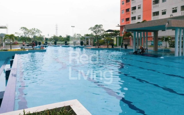 RedLiving Apartemen Green Pramuka - Family Group Tower Orchid
