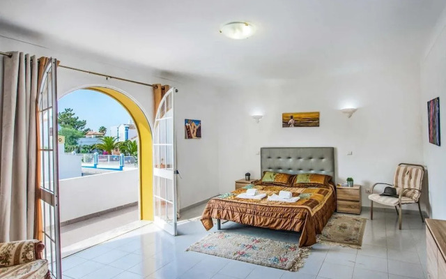 Villa Arines