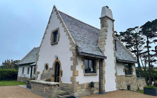 Character House With SPA and sea View