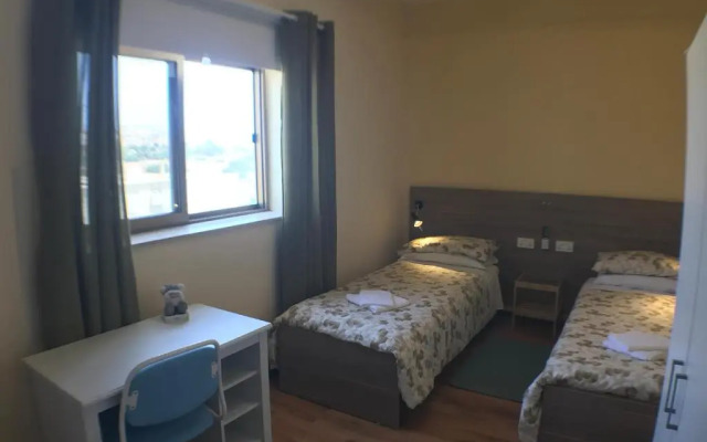 Corner Townhouse 1Km from University