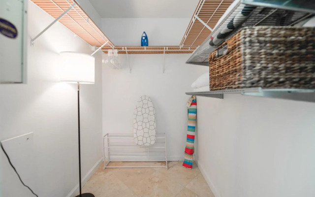 Amazing 3 BR Apartment At Brickell
