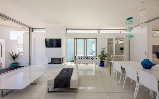 15 Views Penthouse One Bedroom Apartment Sleeps 2