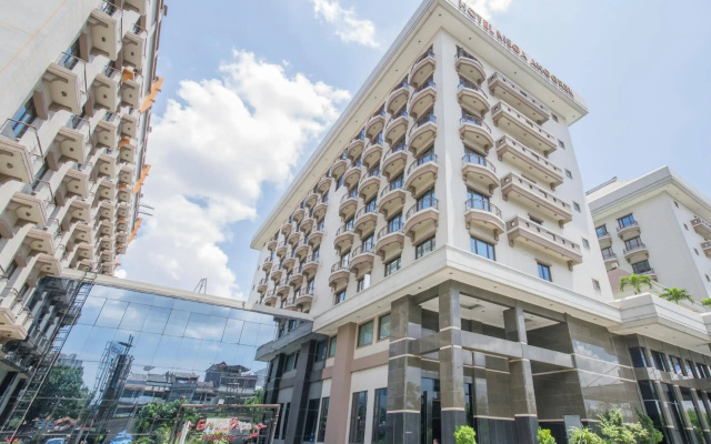 Mega Anggrek Hotel & Convention