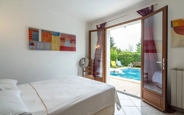 Superb Villa in Olonzac With Swimming Pool, Close to Lake
