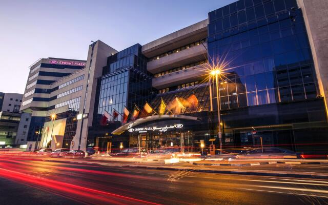 Отель Crowne Plaza Dubai - Deira Дубай вид на фасад