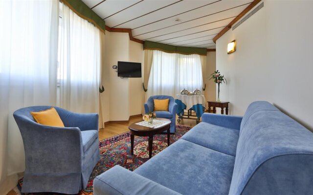 Palace Hotel in Serravalle, San Marino from 196$, photos, reviews - zenhotels.com guestroom