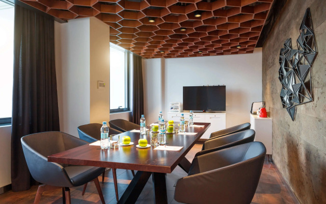 Park Inn by Radisson Kyiv Troyitska