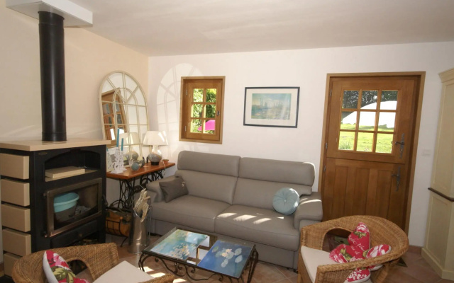 Traditional house with garden in Dampsmesnil, 15km from Giverny.