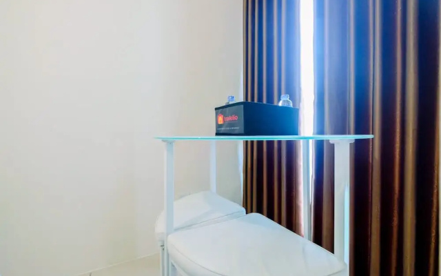 Comfy Studio Room at Tifolia Apartment
