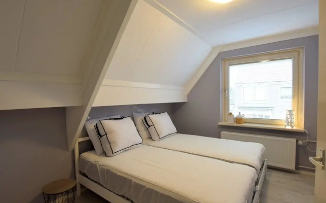 Terraced House by Katwijk Beach & Center