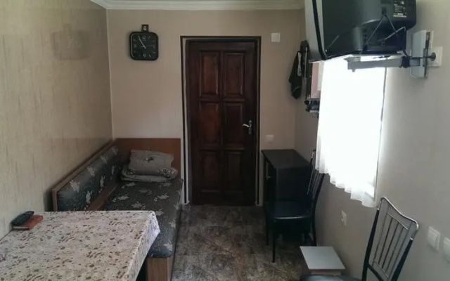 Manchos House