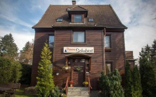 Отель Pension Schubert вид на фасад