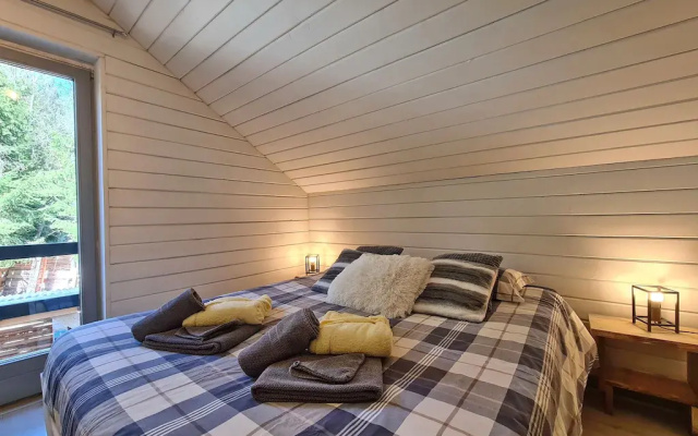 Chalet Near Durbuy With Garden & BBQ