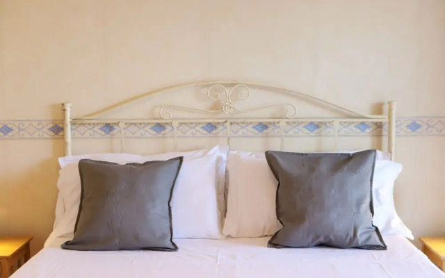 Appartamento Con Terrazzo A Capodimonte