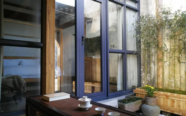 Huanghsan SU House