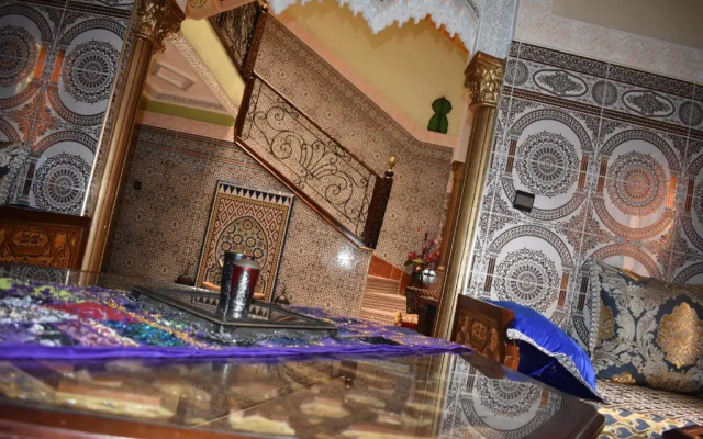 Riad Alaoui 135 with swimming pool and free parking