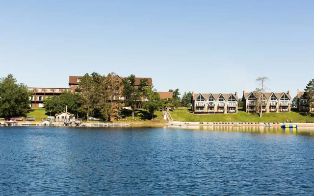 Maddens On Gull Lake