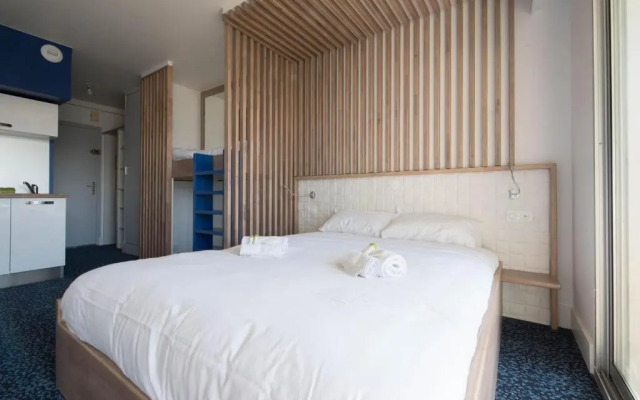 Studio design au pied de la gare de la Baule