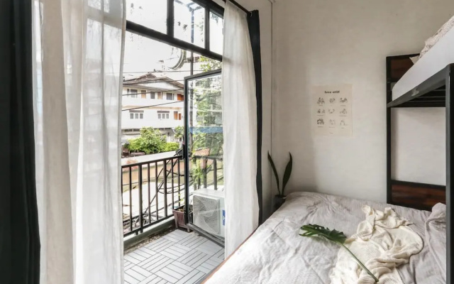 Klong House Hostel