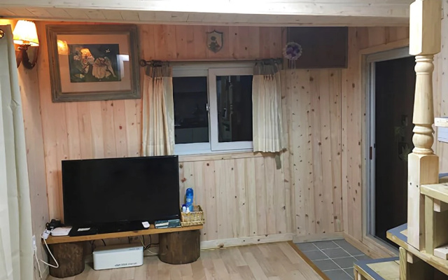 Jecheon Log Tree Pension