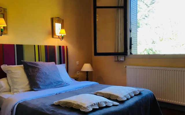 La Mirabelle-Casteil Country House