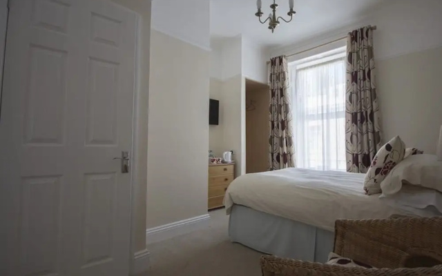 Poppy's Guest House