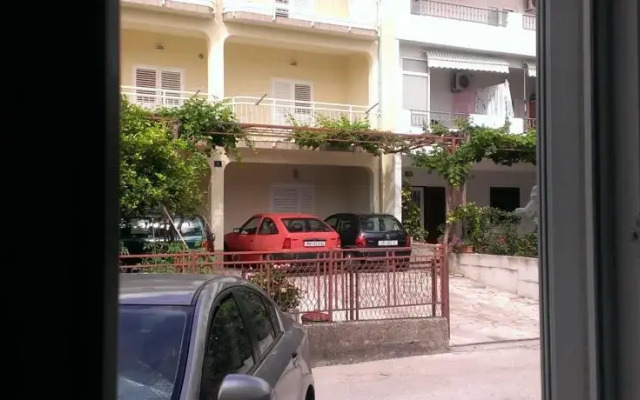 Apartments Luetić