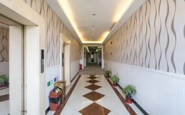 Rose Garden Express hotel