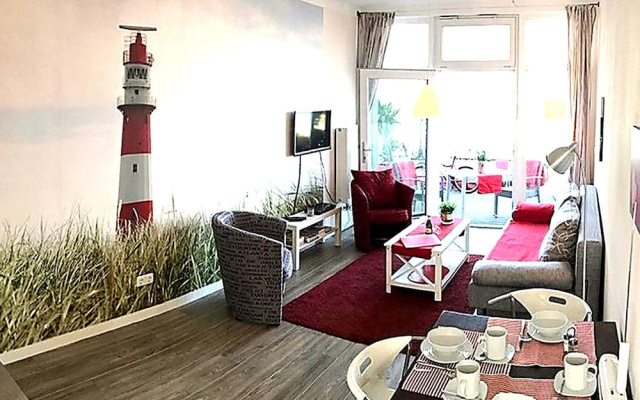 Coastal Apartment With Balcony