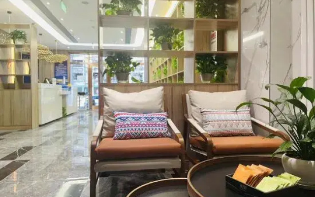 TRUE GO Hotel X (Beijing Chaoyang High-Speed Railway Station  Yaojiayuan Subway Station)