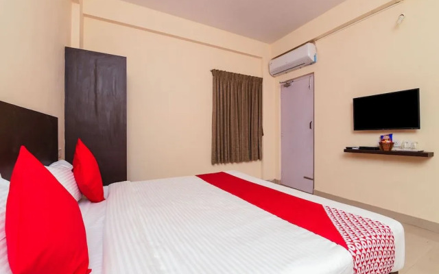 Oyo 22782 Akshara Suites