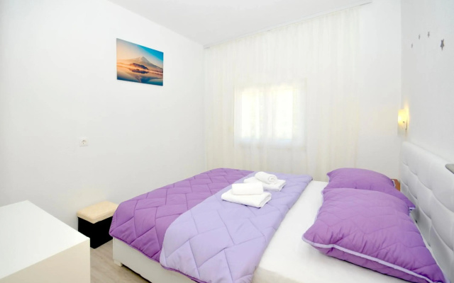 Apartment Mira