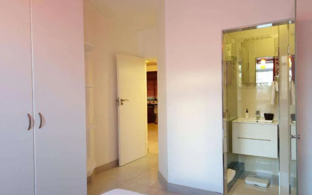The Island Club by Smart City Stays