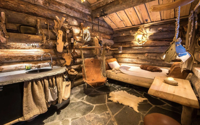 Engholm Husky Design Lodge