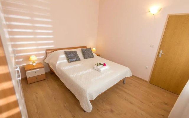 Holiday Home Mirela